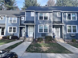 745 Greens Loop in Cheshire, CT - Building Photo