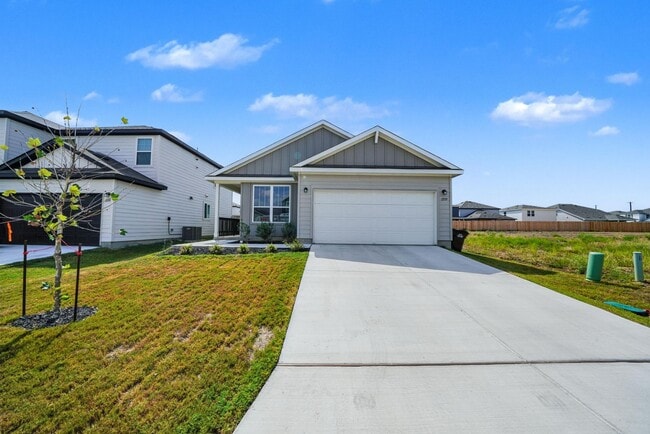 1339 Entrada de Real in Converse, TX - Building Photo - Building Photo