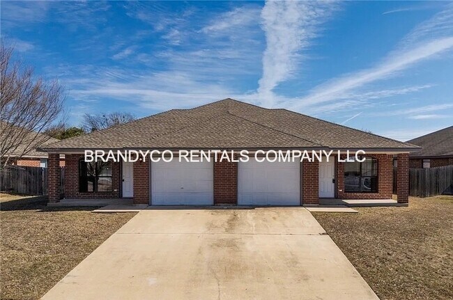 property at 3201 Dannen Ct