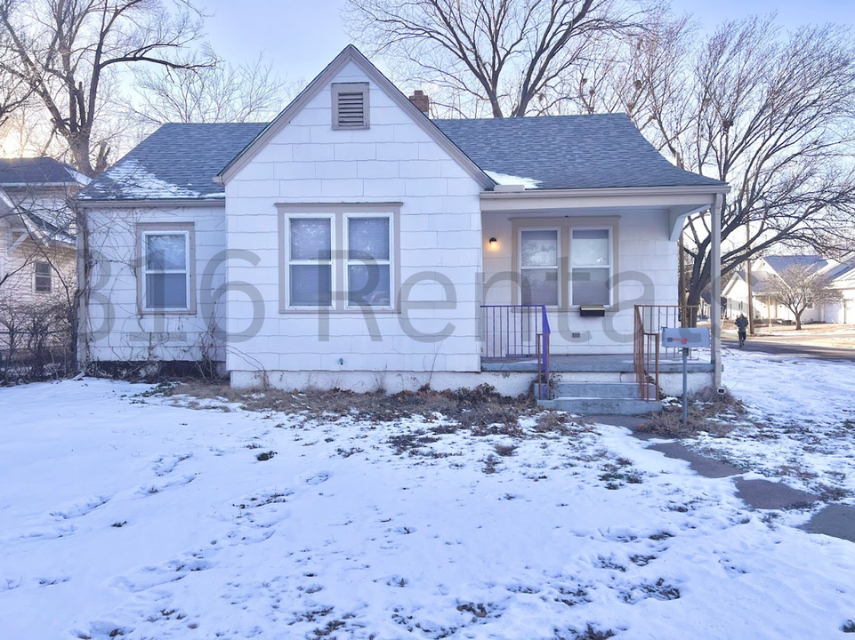 601 S Lorraine Ave in Wichita, KS - Building Photo