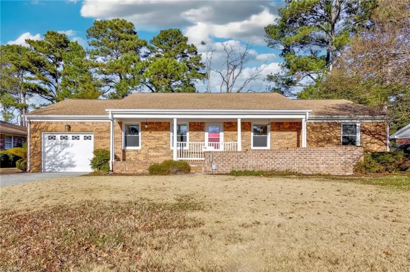 4616 John Alden Rd in Virginia Beach, VA - Building Photo