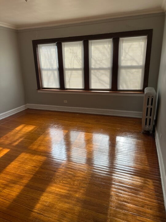 8039 S Ingleside Ave in Chicago, IL - Foto de edificio