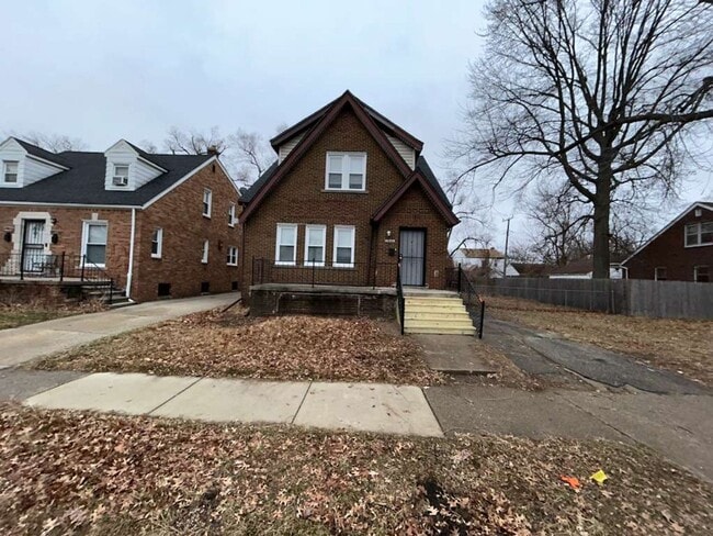 property at 16559 Sorrento Ave