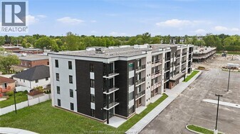 595 Lily Mac Blvd. in Windsor, ON - Building Photo
