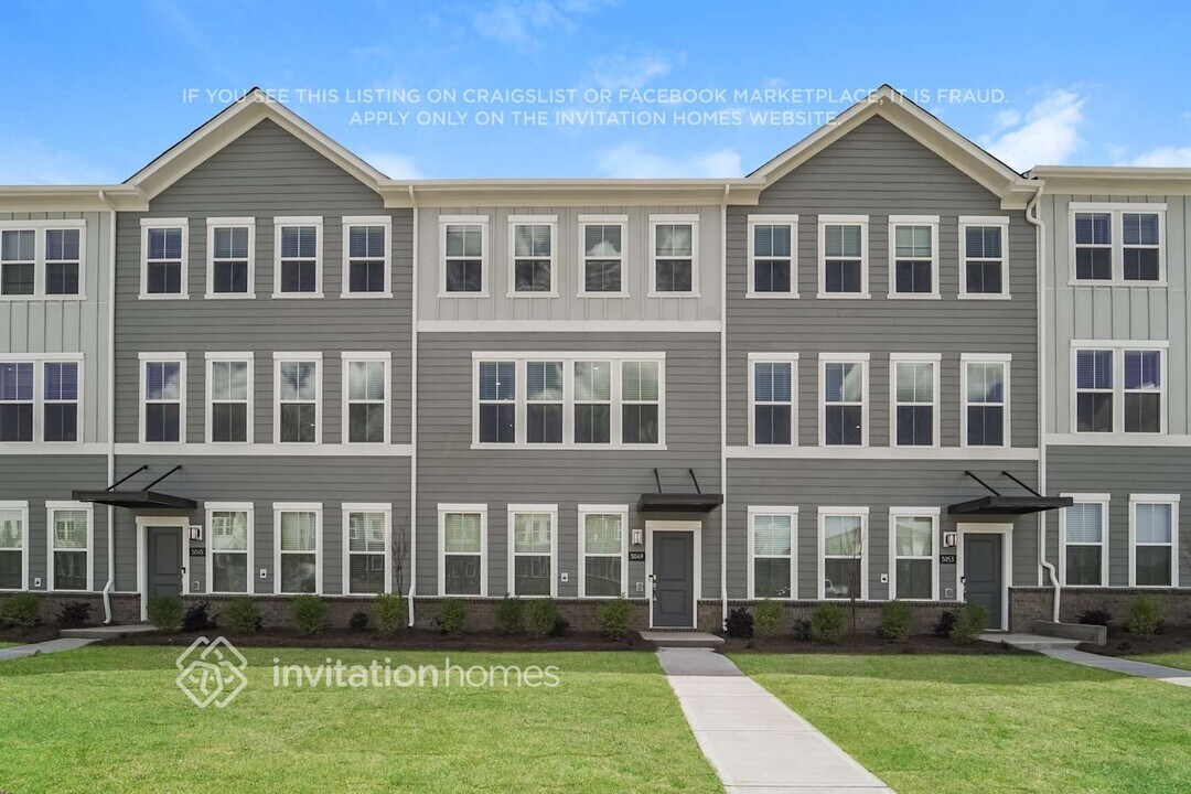 5049 Ragsdale Dr in Charlotte, NC - Building Photo