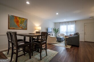 210 E Cloverhurst Ave in Athens, GA - Building Photo - Building Photo