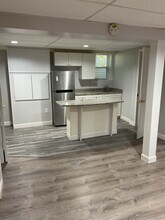 50 Waterbury Ave, Unit # 2 in Stamford, CT - Foto de edificio - Building Photo