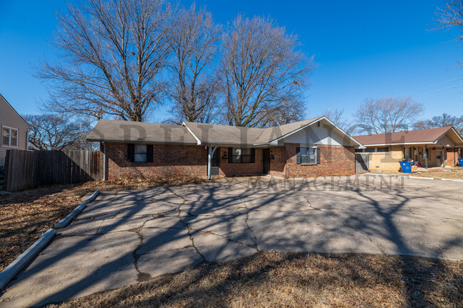 1817 S Glendale St in Wichita, KS - Building Photo - Building Photo