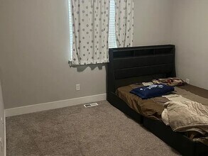 317 Field Pl SE in Renton, WA - Building Photo - Building Photo