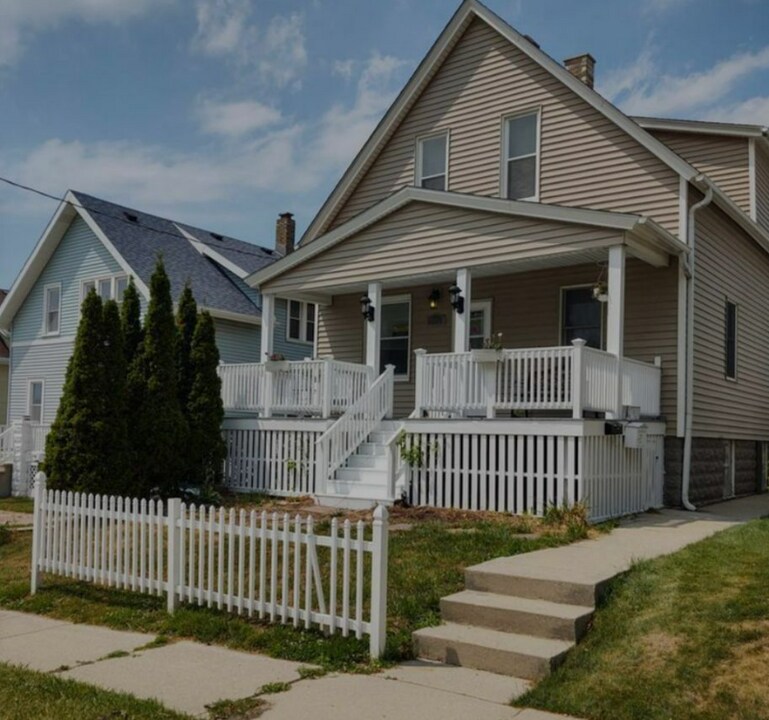 1320 Madison Ave in South Milwaukee, WI - Building Photo