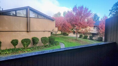 395 Brockhurst Dr in Santa Rosa, CA - Building Photo - Building Photo