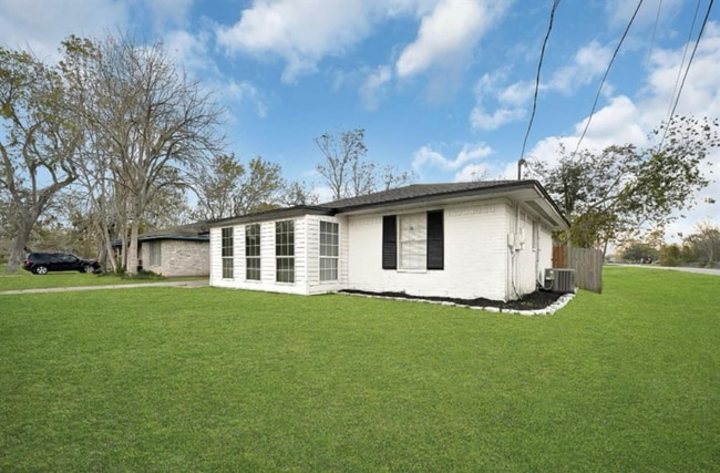 20310 County Rd 510F in Brazoria, TX - Building Photo - Building Photo