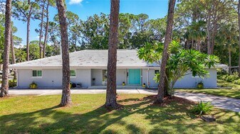8693 15th St N in St. Petersburg, FL - Building Photo