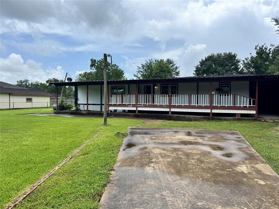2634 Oak Rd in Pearland, TX - Building Photo
