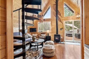 102 Tahoma Pl, Unit SI ID1035932P in Ashford, WA - Building Photo