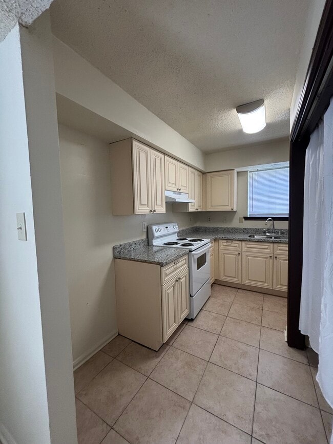 4220 Lac Couture Dr, Unit A in Harvey, LA - Building Photo - Building Photo