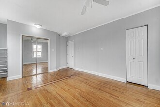 2419 N Oak Park Ave in Chicago, IL - Building Photo - Building Photo