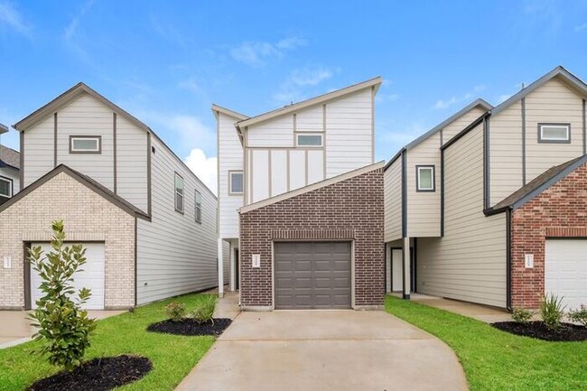 property at 15208 Estrella Rd E