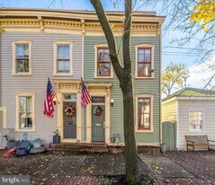 222 S Fayette St in Alexandria, VA - Building Photo
