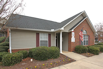 Woodland Park Apartments in Hickory, NC - Building Photo - Building Photo