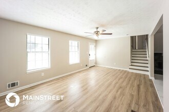 137 Slicky Rock Ct in Riverdale, GA - Building Photo - Building Photo