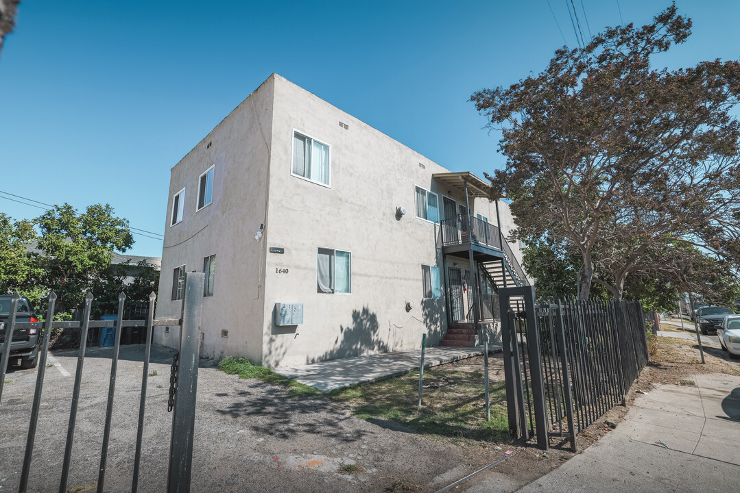 1640 E 49th St in Los Angeles, CA - Building Photo