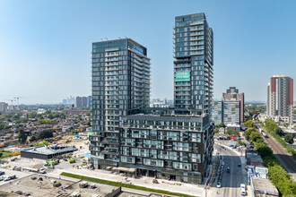 Galleria III in Toronto, ON - Building Photo - Building Photo