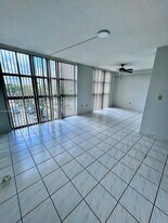 11750 SW 18th St in Miami, FL - Building Photo