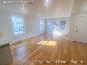 37 Governor Winthrop Rd, Unit 2 in Somerville, MA - Building Photo - Building Photo