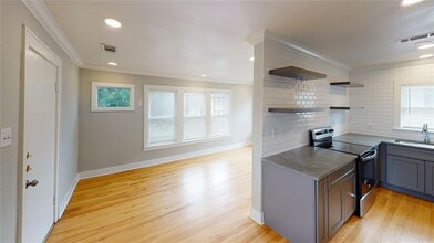 5842 Prospect Ave in Dallas, TX - Building Photo - Building Photo