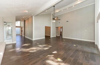 6 Earlham Dr in Friendswood, TX - Building Photo - Building Photo