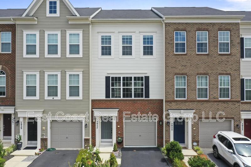 5957 Whelan Ln in Frederick, MD - Foto de edificio