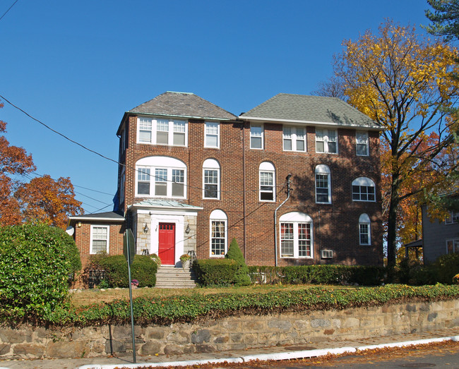 378 Sea Cliff Ave in Sea Cliff, NY - Building Photo - Building Photo