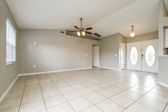 6621 Shepherd Oaks Pass in Lakeland, FL - Building Photo - Building Photo