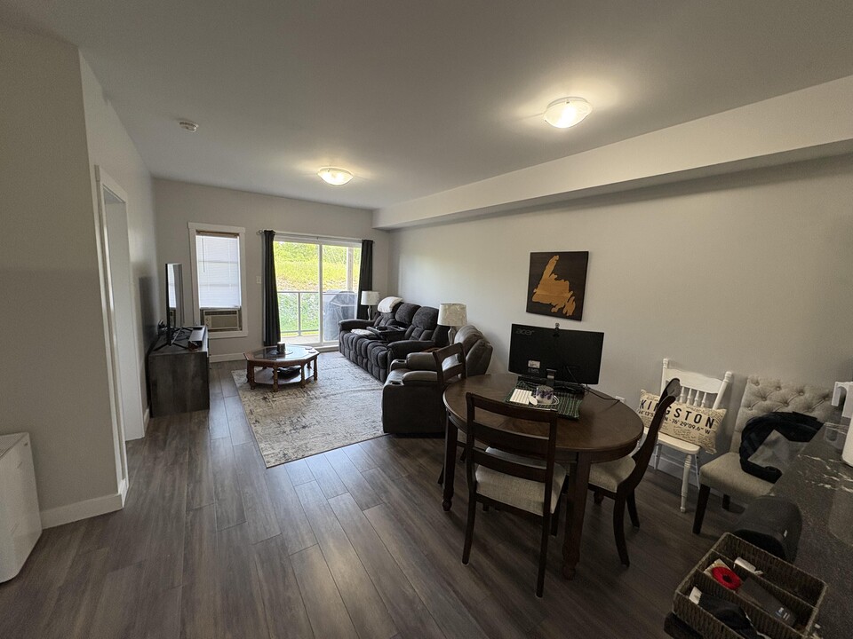 214 Nadia Dr in Dartmouth, NS - Building Photo