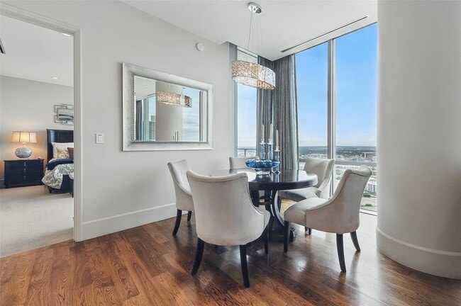 property at 1301 Throckmorton St