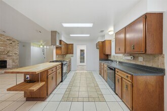 18602 Lippizaner Dr in Cypress, TX - Building Photo - Building Photo