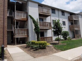 5307 Ravens Crest Dr in Plainsboro, NJ - Building Photo