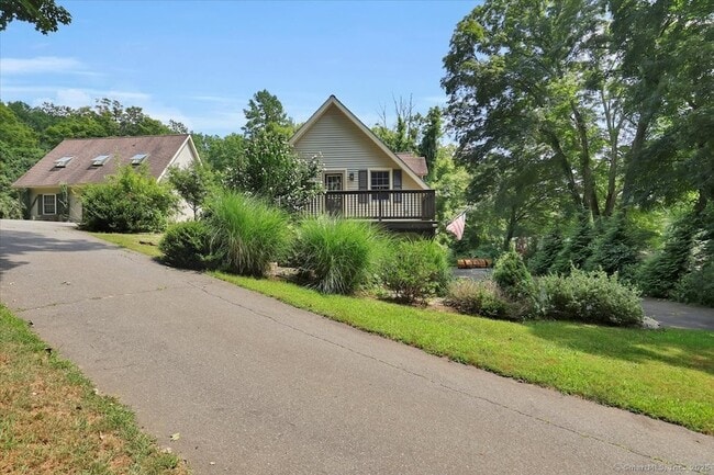 19 Moodus Leesville Rd in East Haddam, CT - Building Photo - Building Photo