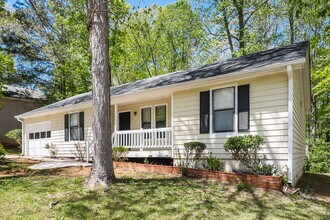 7774 Mountain Creek Way in Douglasville, GA - Building Photo - Building Photo