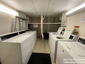 461 Park Dr, Unit 202 in Boston, MA - Building Photo - Building Photo