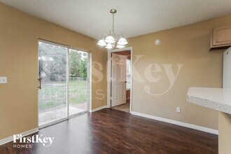 490 Clay St in La Belle, FL - Foto de edificio - Building Photo