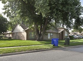 Willoway Duplexes Apartments