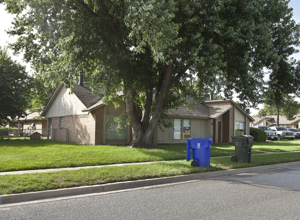 Willoway Duplexes in Norman, OK - Building Photo