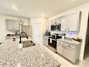 5235 Mahogany Dr in Mount Dora, FL - Building Photo - Building Photo