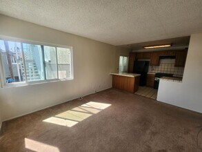 117-119 Moonstone St in Manhattan Beach, CA - Building Photo - Building Photo