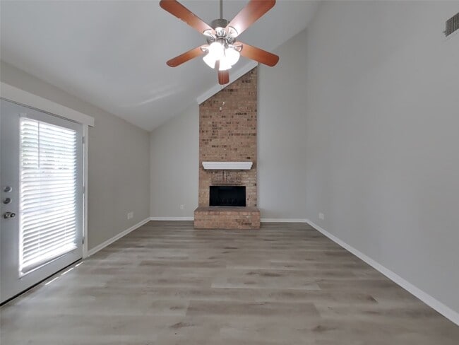 1411 Chart Dr in Crosby, TX - Building Photo - Building Photo