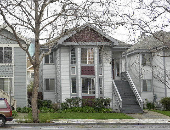 1540 Market St in Oakland, CA - Foto de edificio - Building Photo