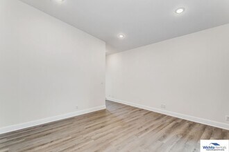 9909 E Annabelle Cir in Wichita, KS - Building Photo - Building Photo