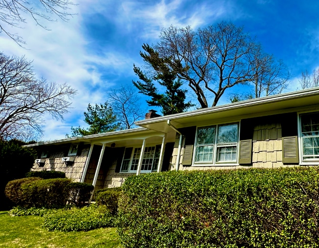 property at 3 Huyler Rd